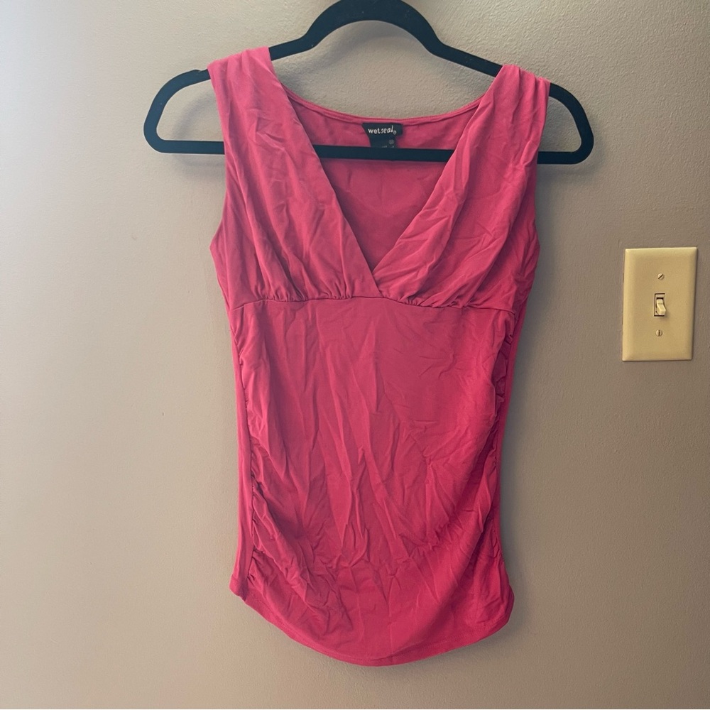 Vintage 90’s/Y2K Wet Seal Hot Pink v-neck tank Top